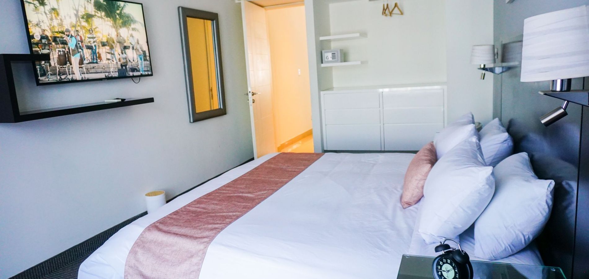 Apart Hotel Petit Palace Suites