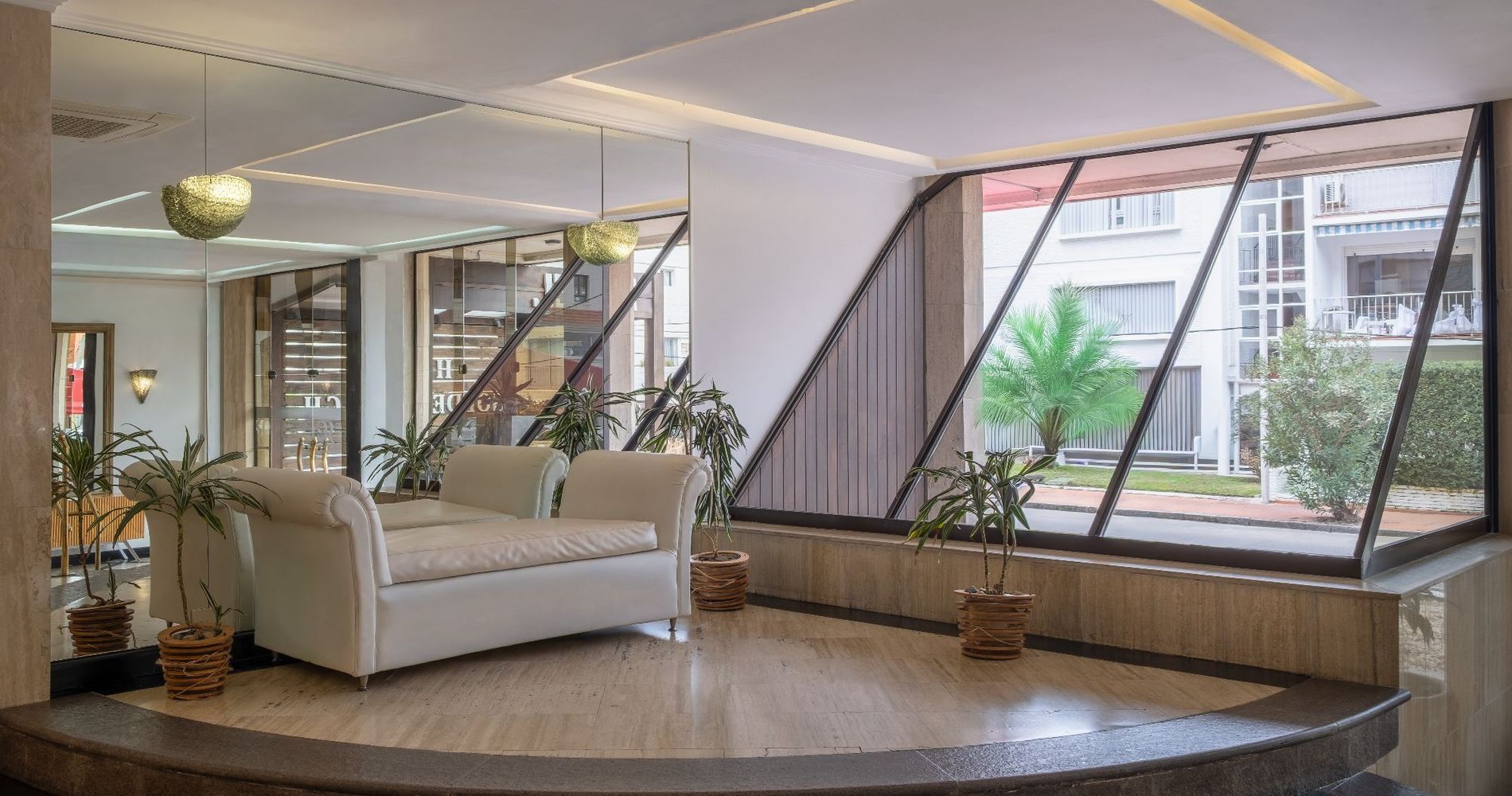 Golden Beach Resort & Spa