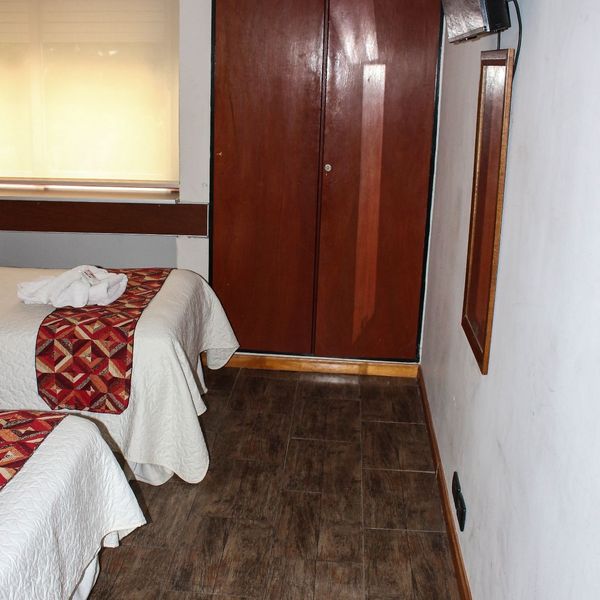 PLACARD EN LA HABITACIÓN