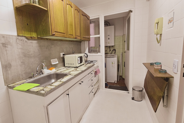 Depto 2 ambientes sobre calle Azcuénaga, Recoleta