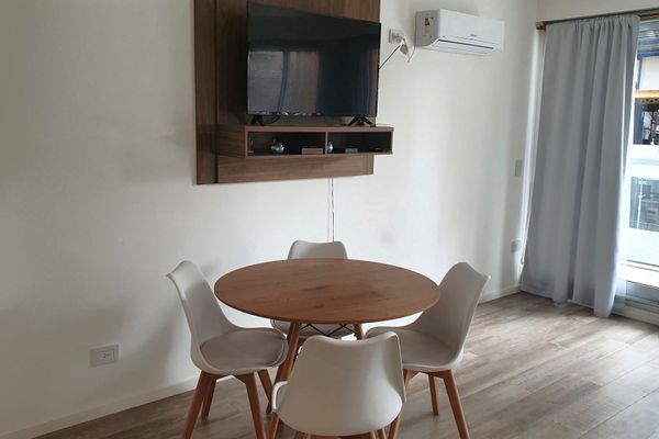 Amplio depto monoambiente sobre Godoy Cruz