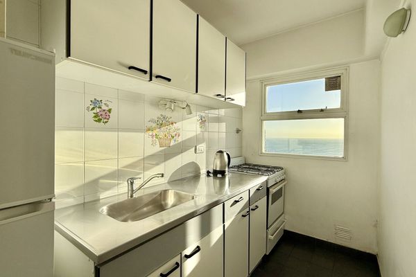 Dúplex de 3 ambientes con vista lateral al mar