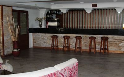 CRISTALHOTEL93c - RECEPCION LAS 24 HORAS