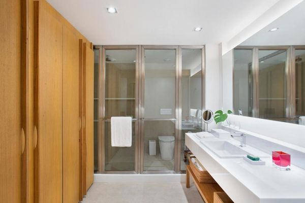 Habitación Superior (The Room)