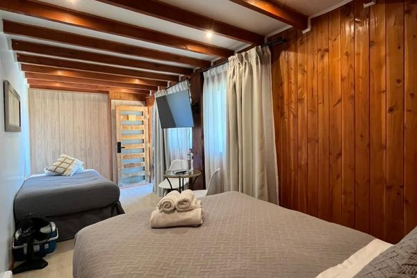 Habitación Triple Con Vista Estacionamiento Entrada Exterior