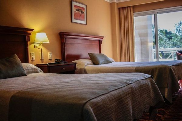 Estándar Doble ( tarifa  para  2 adultos y un menor de 6 años )