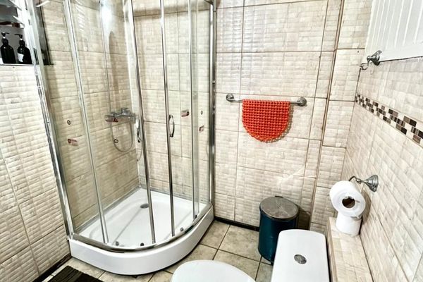 Habitación doble con baño compartido