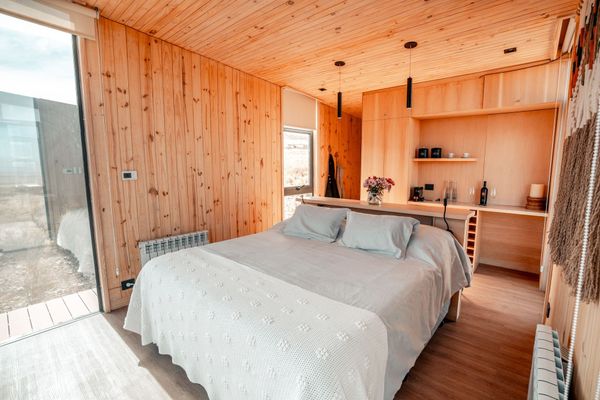 Tiny Wood Loft, King Bed, Mountain View 