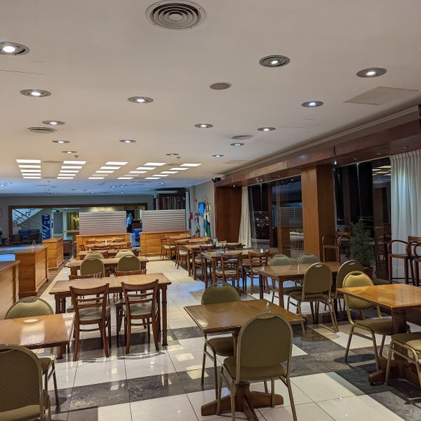 Howard Johnson by Wyndham Rio Cuarto Casino