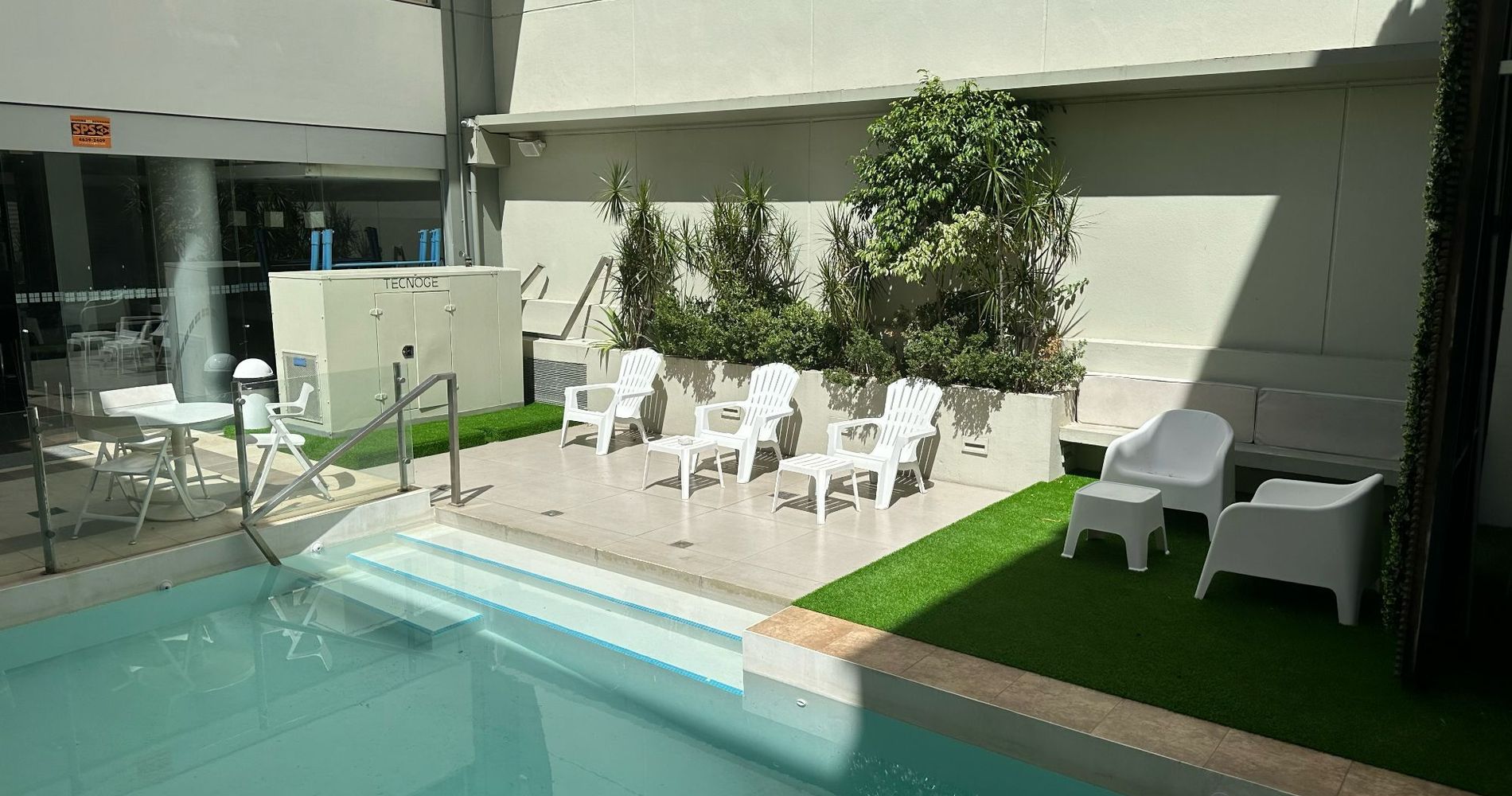 Ayres Recoleta Plaza