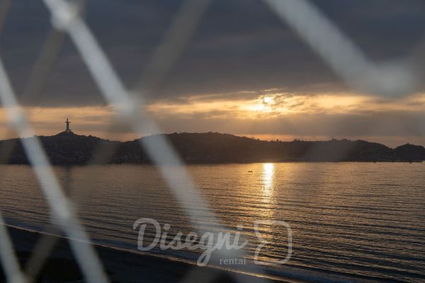 Disegni 15 · Primera línea – Vista mar y descanso