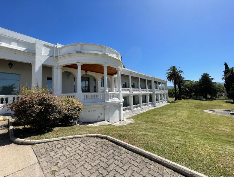 Howard Johnson Sierras Hotel and Casino