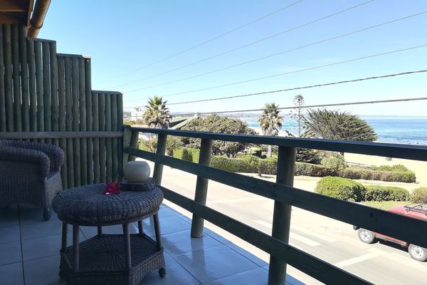 Habitación Suite con Terraza y Vista al Mar
