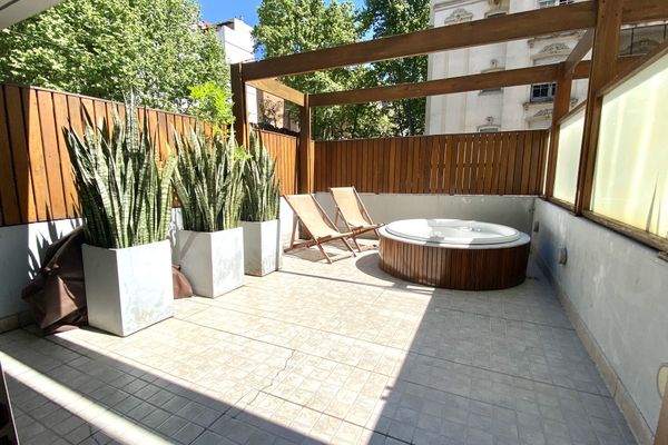 One Bedroom Jacuzzi Balcony Apartment