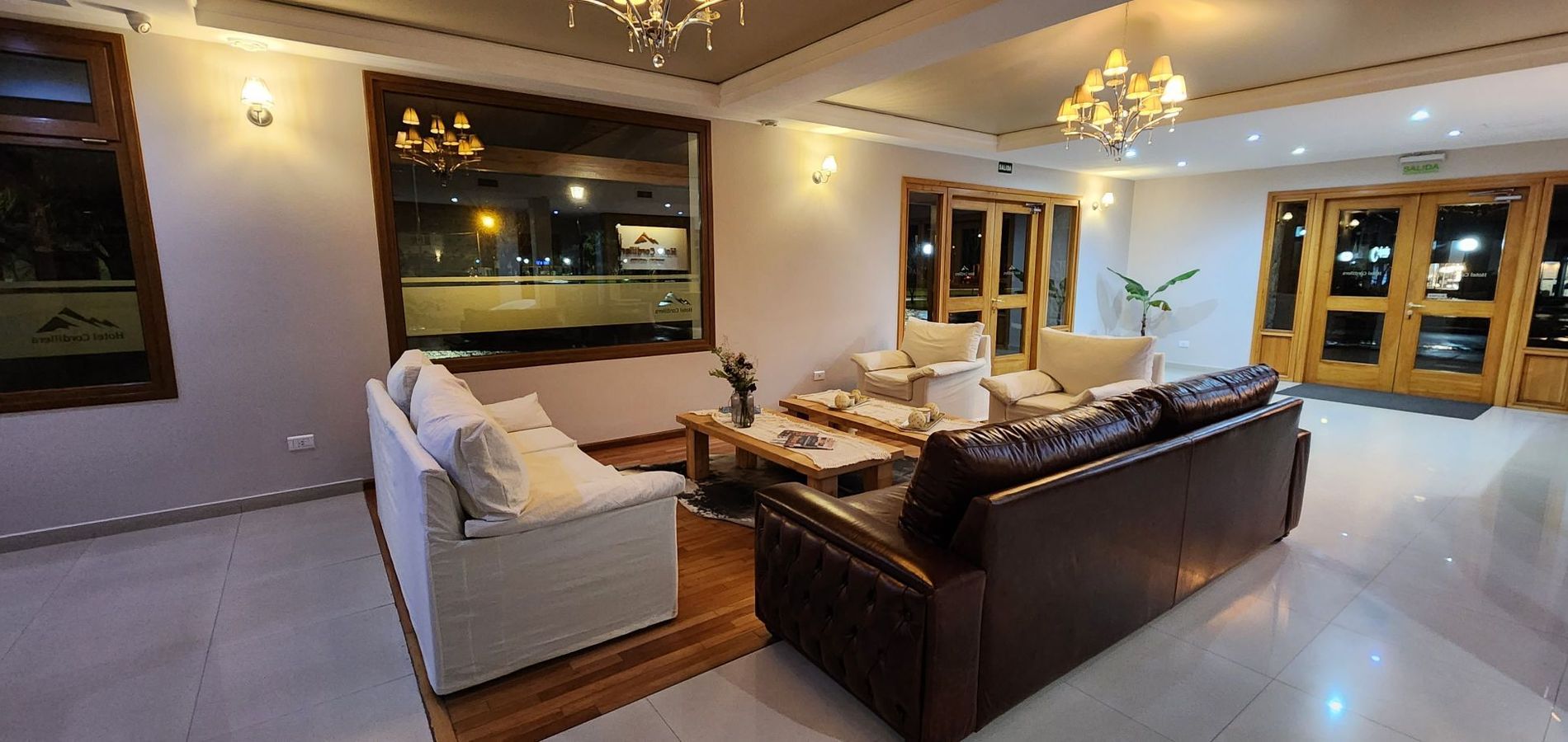 Hotel y Restaurant Cordillera