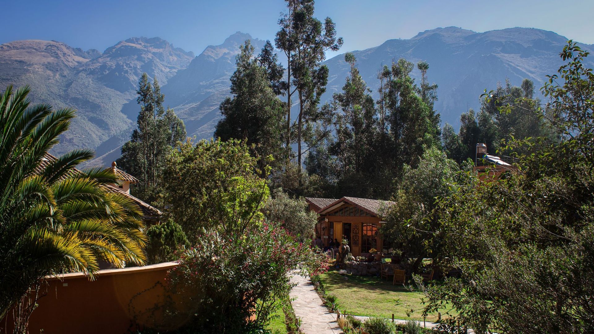 Andean Wings Valley Hotel