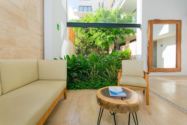 Kaab estudio by the beach