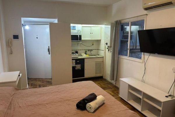 Monoambiente sobre Pacheco de Melo, Recoleta