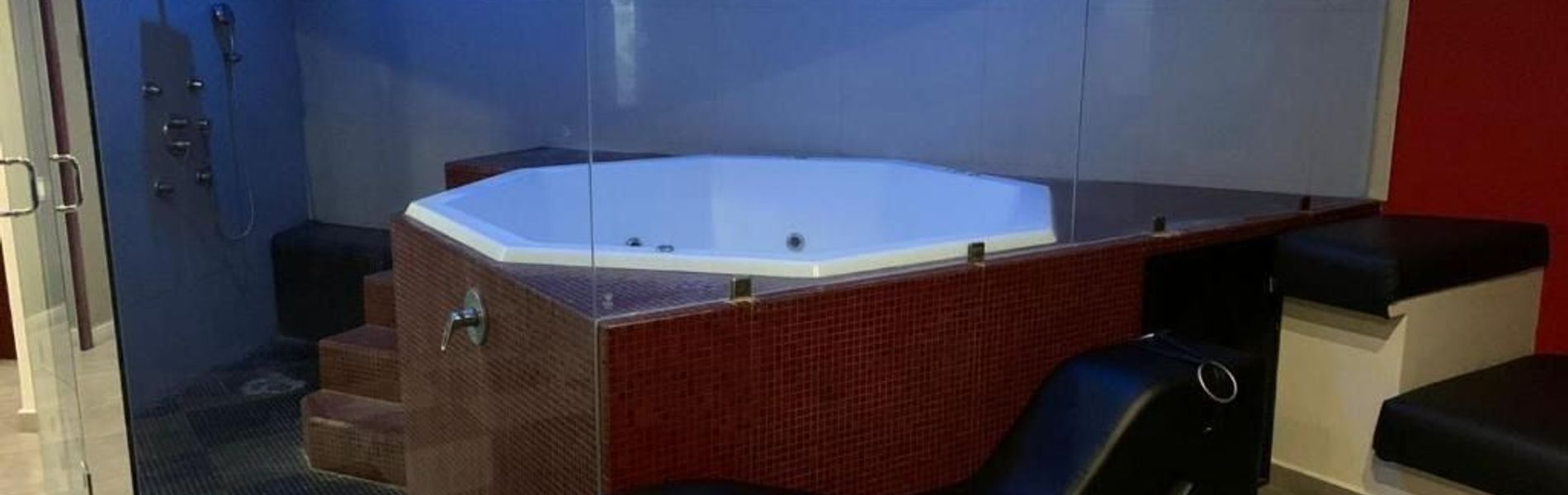 DELUXE AUTO HOTEL
