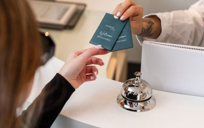 AMBARSUITE - Recepción las 24 horas