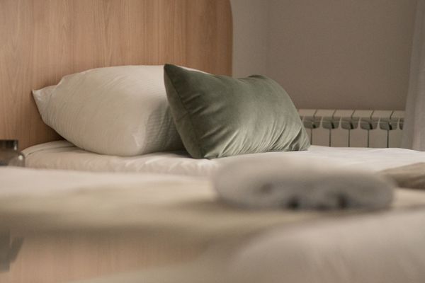 Monoambiente con 2 camas individuales