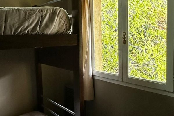 Cama en Habitación Cuádruple mixta con baño privado