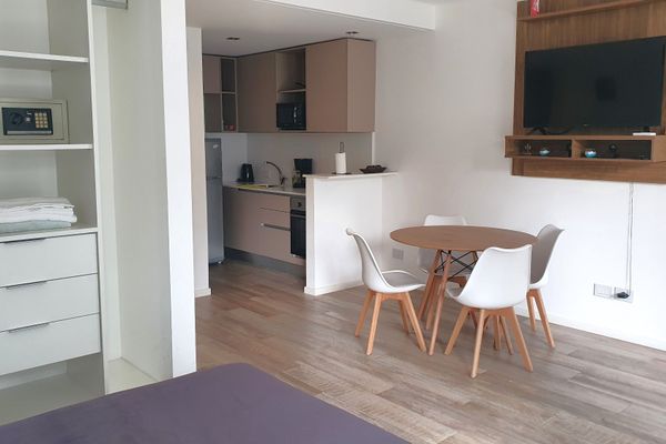 Amplio depto monoambiente sobre Godoy Cruz