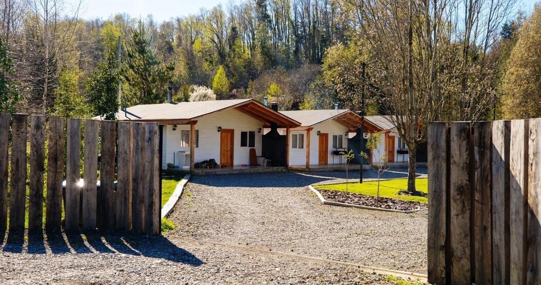 Cabañas Lomas De Ensenada Y Cabañas Canto De Calafquen