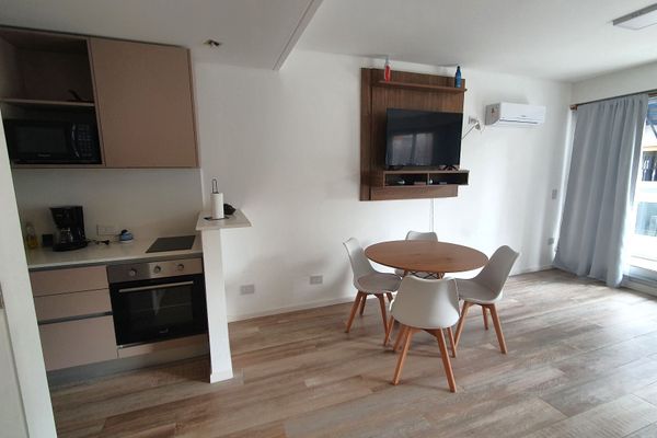 Amplio depto monoambiente sobre Godoy Cruz