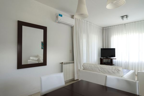 Apartamento 2 ambientes 3er Piso con AA