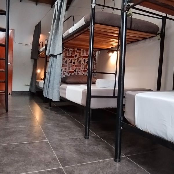 Hostel Metro Floresta Alojamiento