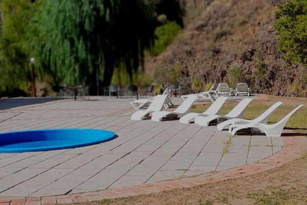 Cabaña con Balcón y Parrilla