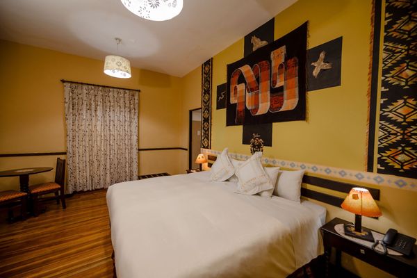 YABAR HOTEL PLAZA