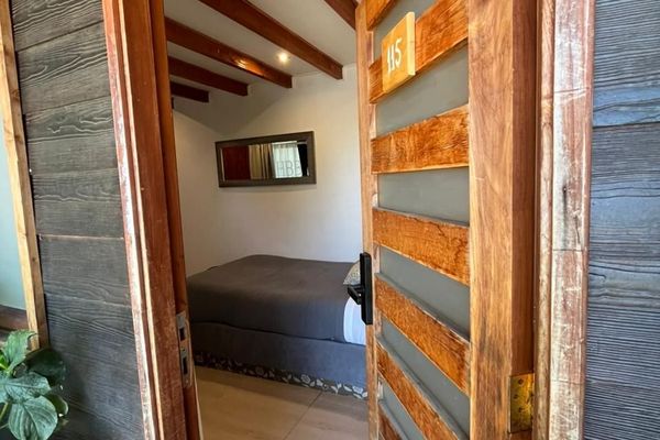 Habitación Triple Con Vista Estacionamiento Entrada Exterior