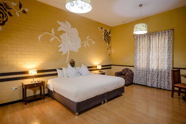 YABAR HOTEL PLAZA
