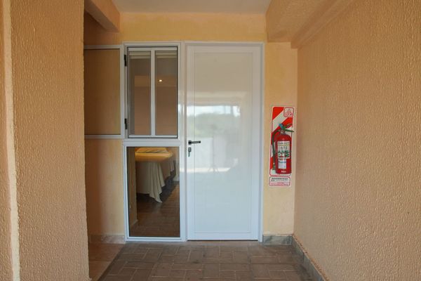 ISONDU Económica con Vista Interior