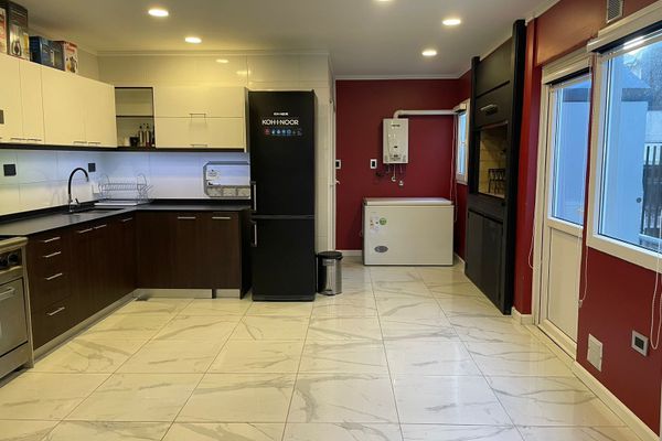 Casa Rosas (Rosas 460)