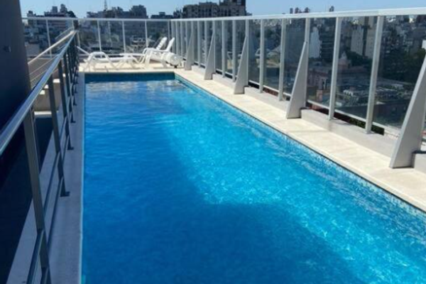 Encantador monoambiente con piscina a 1 cuadra del Hospital Italiano [Rawson]