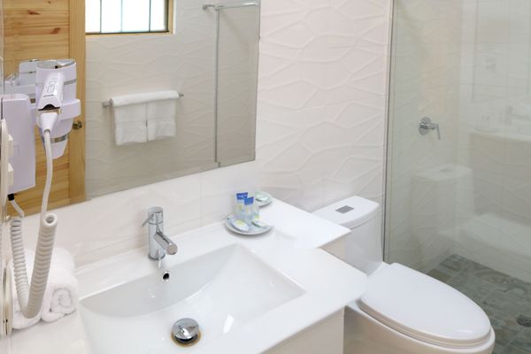 HABITACIÓN DELUXE CUADRUPLE KING + TWIN CON VISTA A LA MONTAÑA