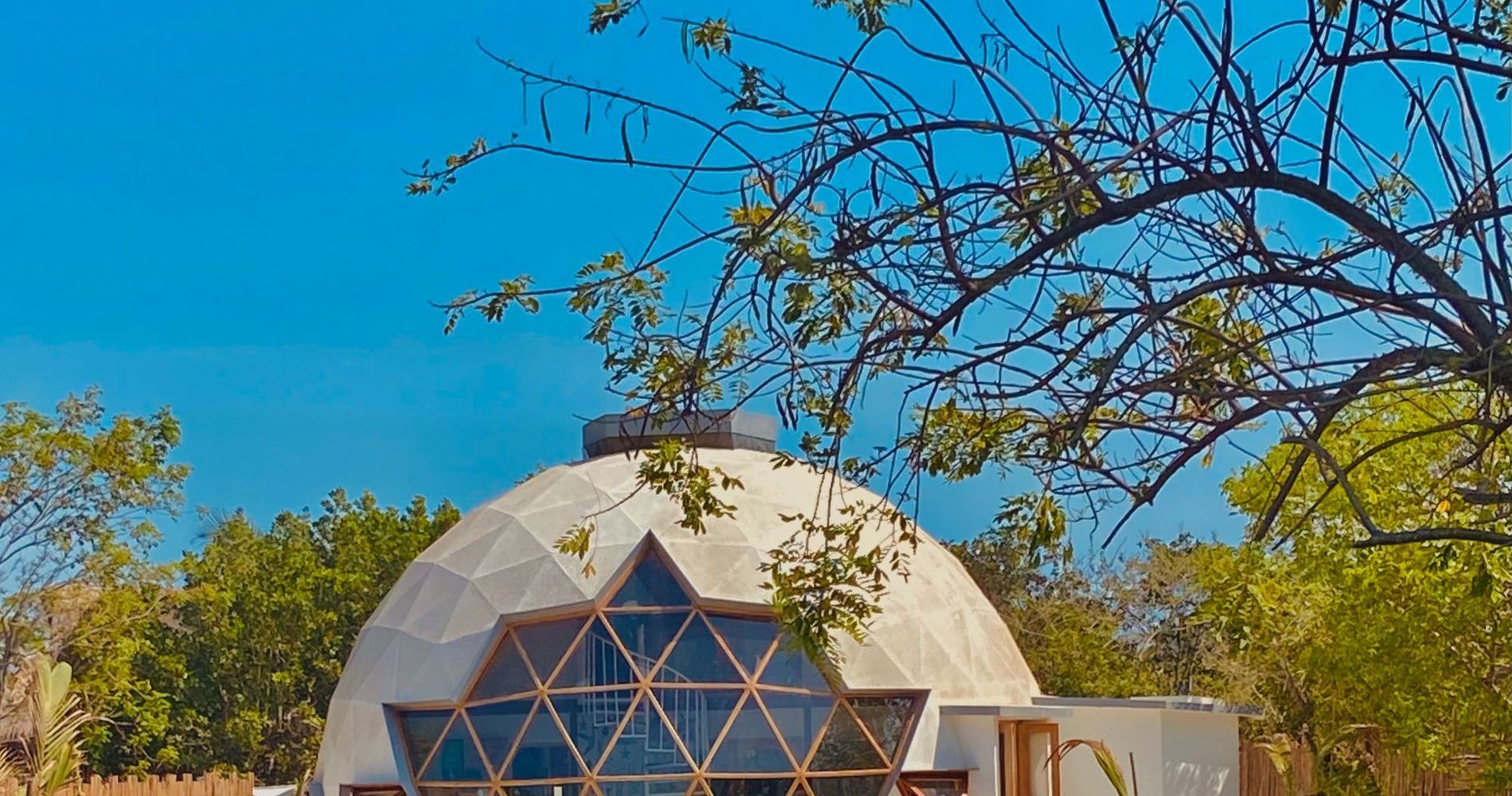 KOMMOX Beach Cartagena