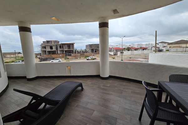 Villa con Terraza y Vista parcial al Mar 