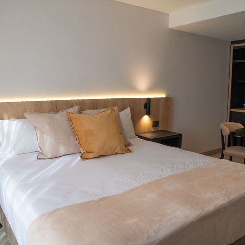 Urbana Suites