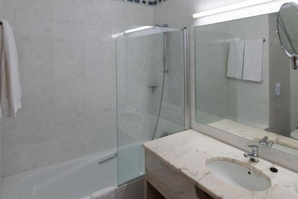 Habitación Doble con cama supletoria (3 adultos) - 2 camas