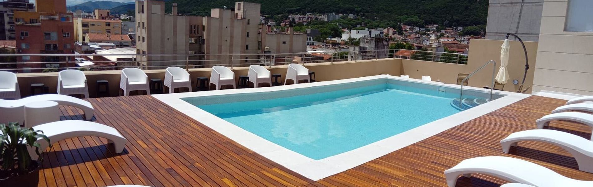 Hotel Alvarado Suites