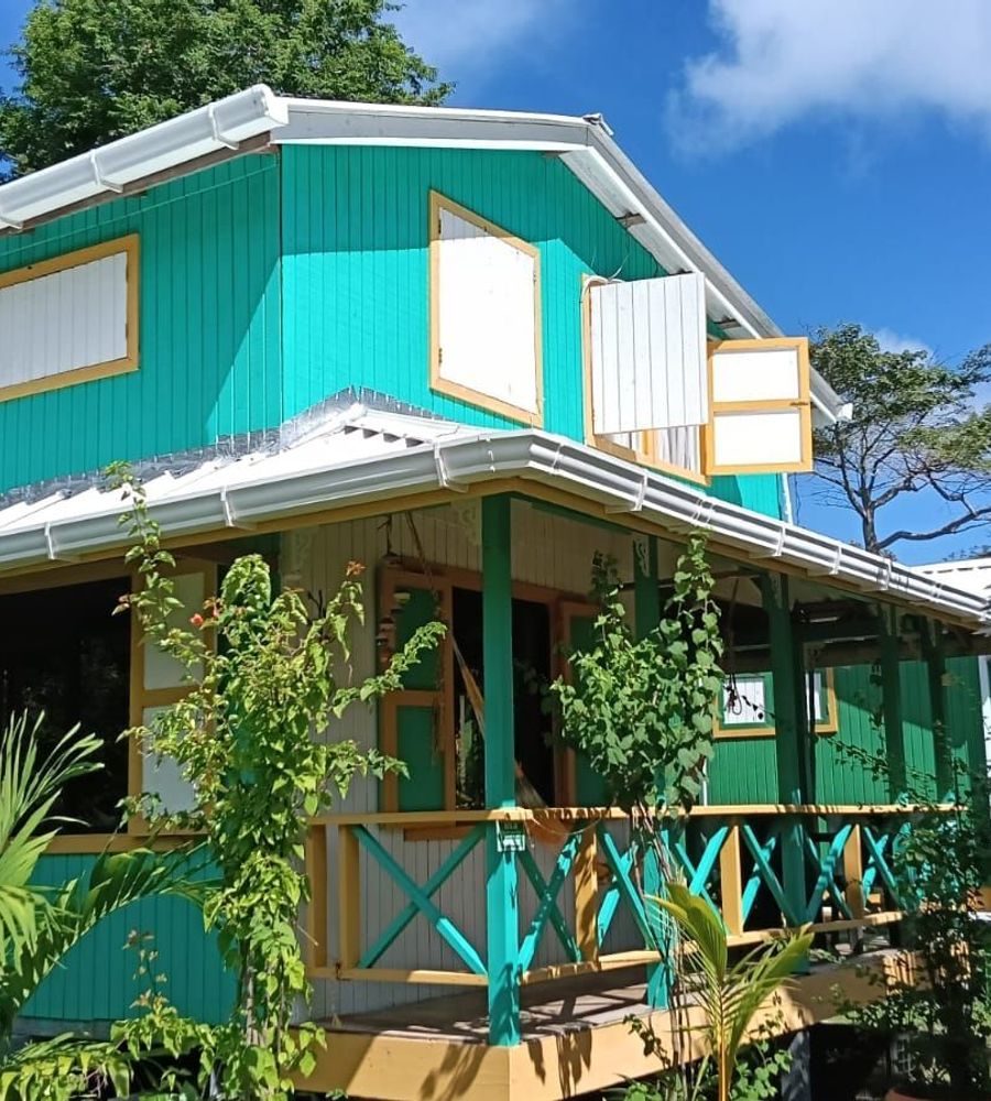 HOTEL YELLOW HOME PROVIDENCE ISLAND