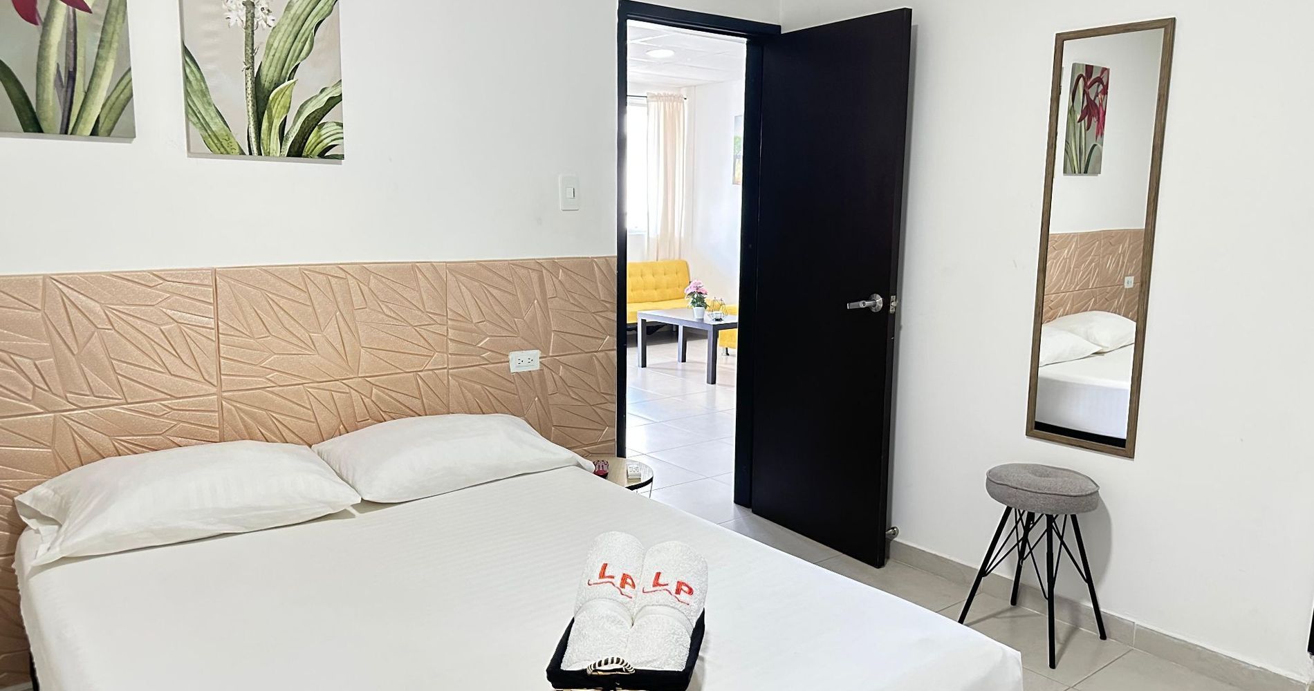 Las Piloneras Apartahotel