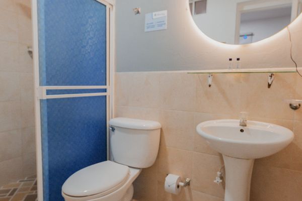 Habitación Familiar Con Balcón Y Vista al Mar