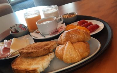 EmprendimientosCrownCadenadeRioNegro - DESAYUNO INCLUIDO