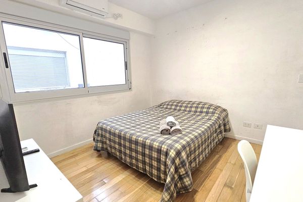 Depto monoambiente sobre calle Quesada, Belgrano.