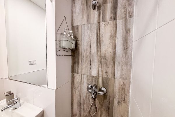 New India Apartment - con amenities, centrico.